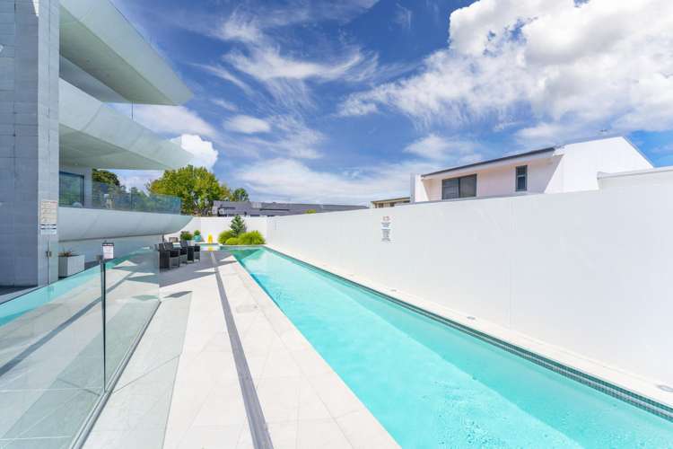 10/225 Lake Terrace Waipahihi_19