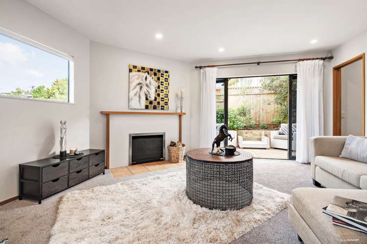 2/7 Jutland Street Mairangi Bay_0