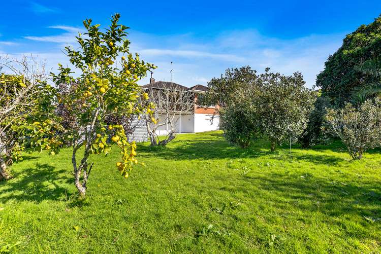 12 Wakeling Avenue Te Atatu South_15