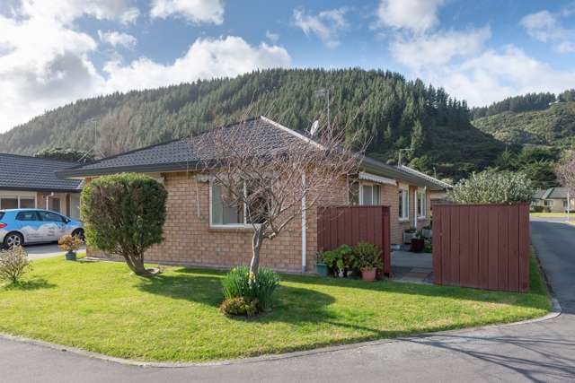 8 Villa Grove Paraparaumu_1