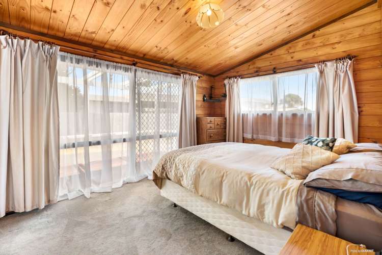 16 Sunningdale Street Wattle Downs_14