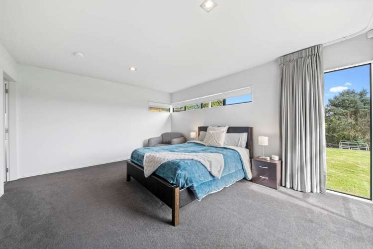 52 Intrepid Crescent Beachlands_17