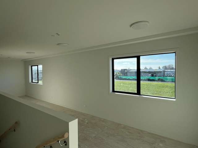 8/1 Lake Bryndwr Lane Burnside_1