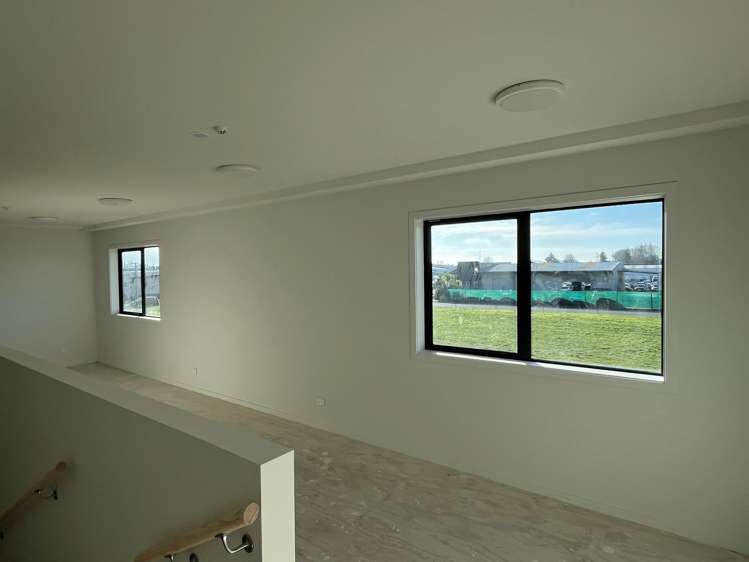 8/1 Lake Bryndwr Lane Burnside_1