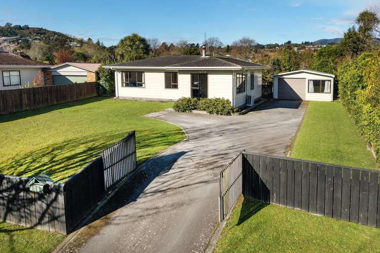 12 Delaware Grove Totara Park_13