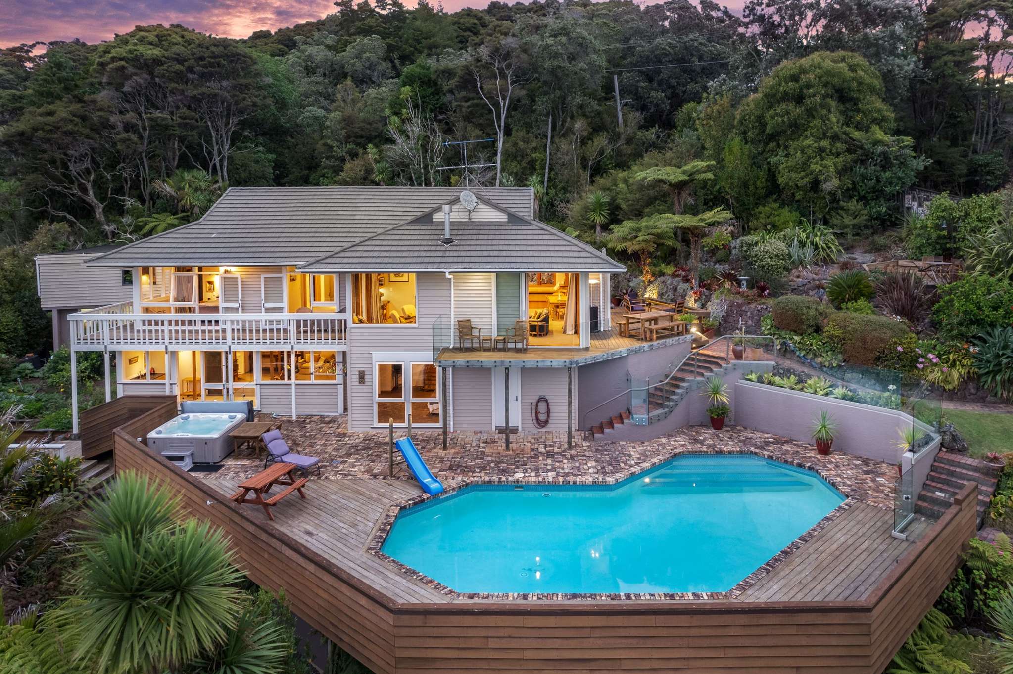 An unforgettable home in Titirangi