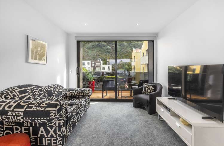 13/305 Evans Bay Parade Hataitai_12