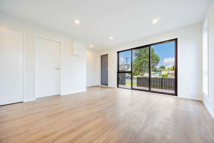1,2,3,6/21 Peachgrove Road Te Atatu Peninsula_35