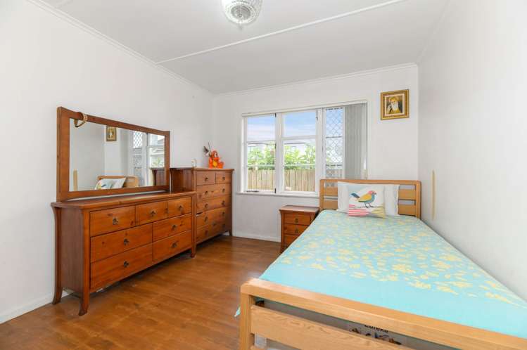 70 Melrose Road Mt Roskill_13