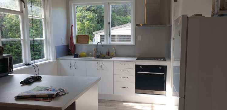 29 Mungavin Avenue Porirua East_1