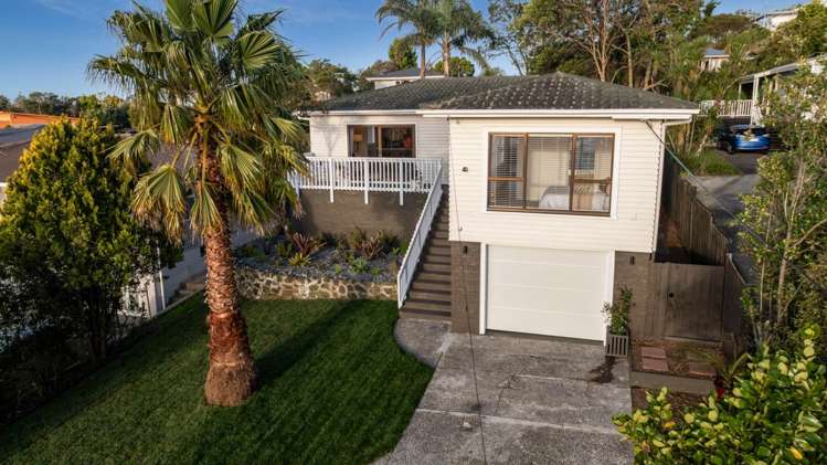 19 Highland Avenue Titirangi_22