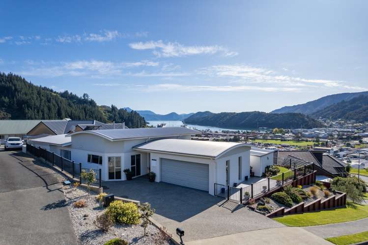 8 Harbour View Heights Picton_24