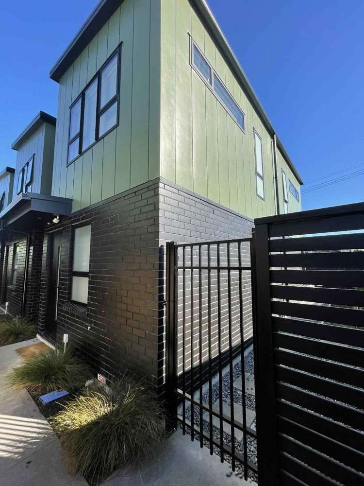 17/7 Johnston Grove Taita_21