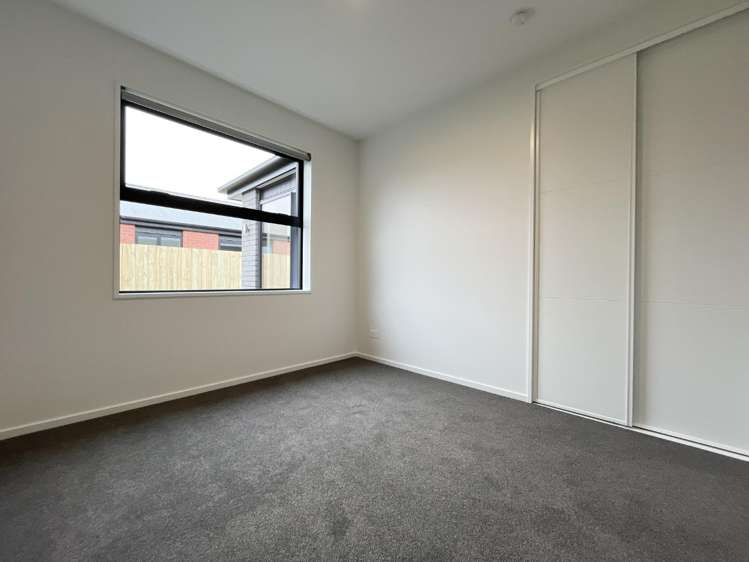 26 Accadia Drive 11103_8