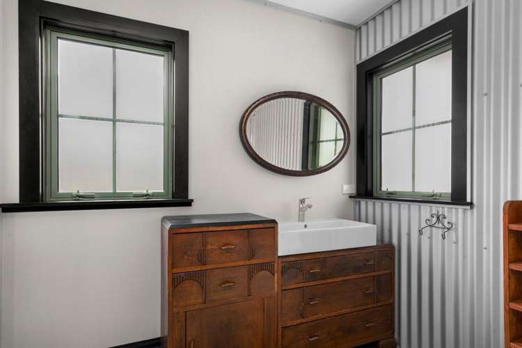 208 Fisher Lane Alexandra_14