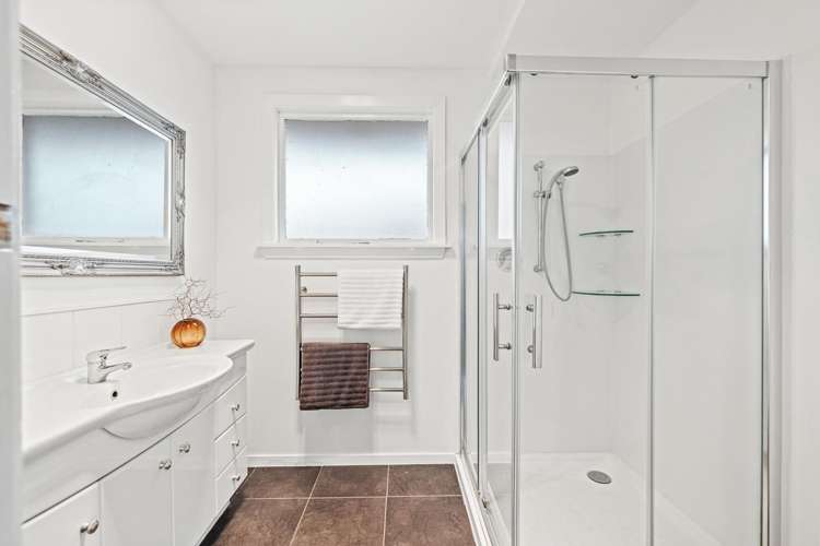 379 Breezes Road Aranui_10