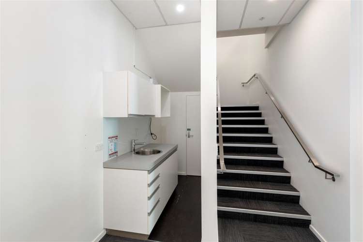 B3, 92 Russley Road Russley_7