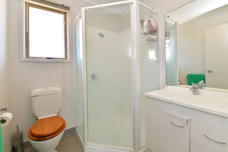 16 Aitkenhead Court Parakai_9