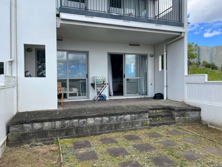 E5/60 Masons Road Oteha_13