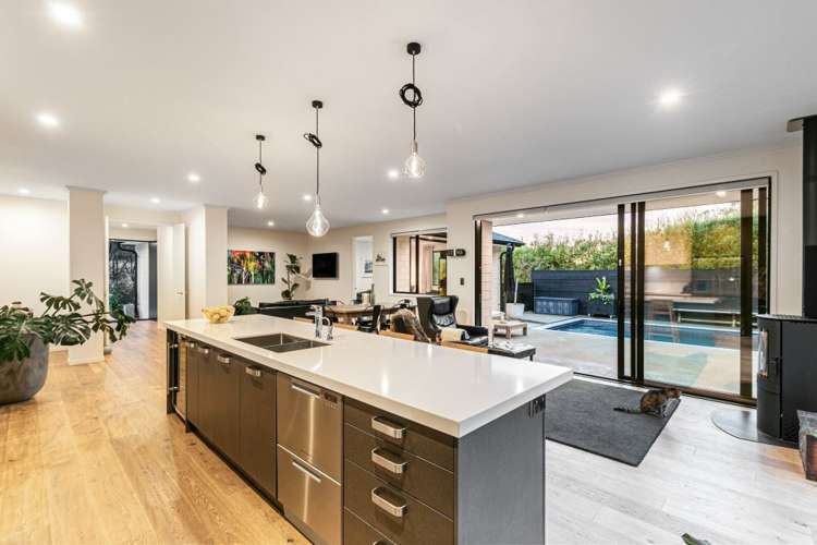 32a Bernard Magnus Lane Greenhithe_5