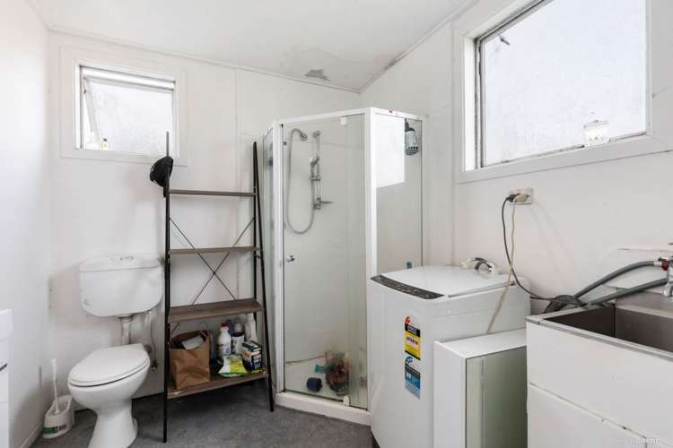 61b Cobham Crescent Kelston_10