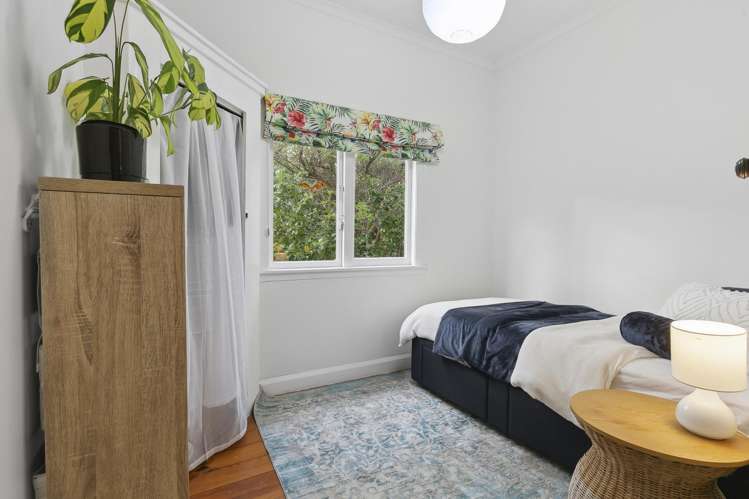 159 Queens Drive Lyall Bay_21