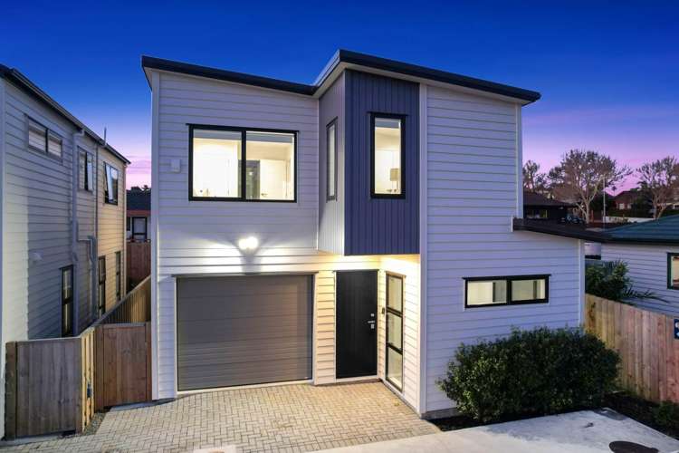 152C Botany Road Botany Downs_1