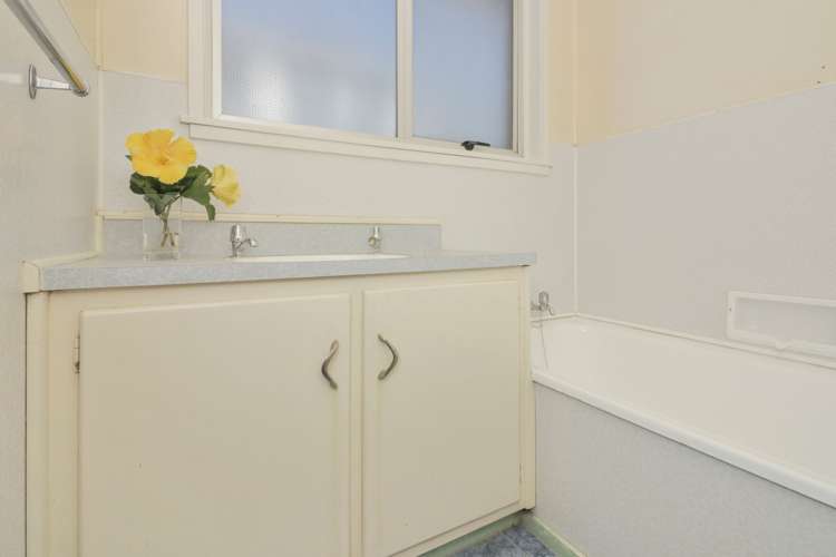 3 Yorkton Rise Mangere Bridge_18