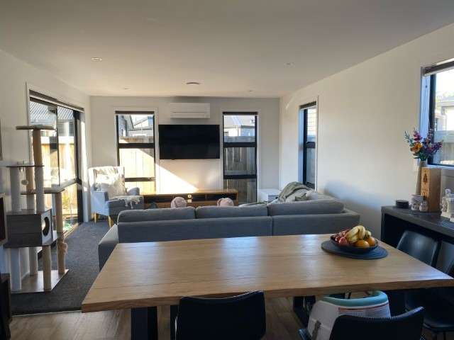 21 Inaka Place 11233_3