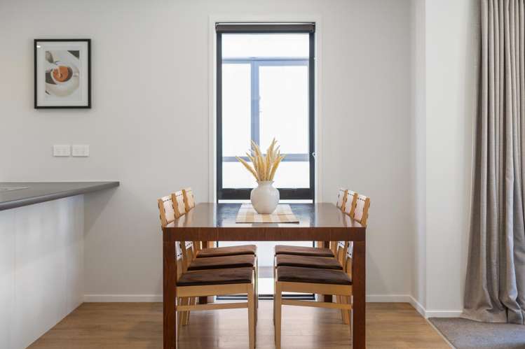 6 Martingale Drive Whitby_9