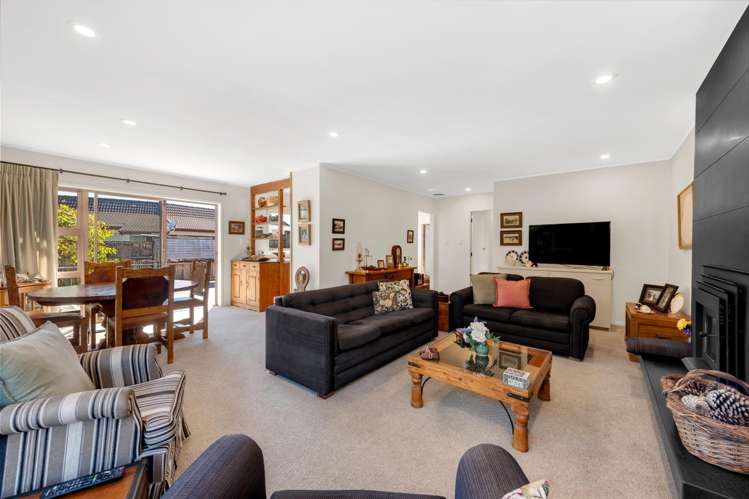 6 Fielding Crescent Farm Cove_9