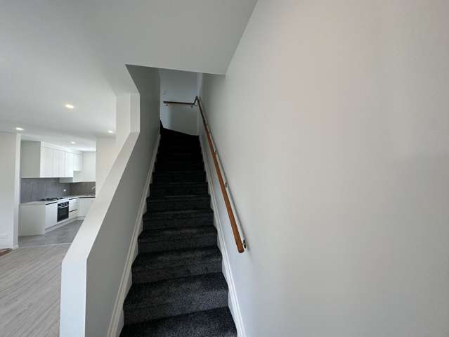 2C Field Road 10686_3