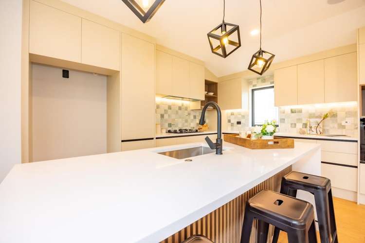 16 Skulander Crescent Orewa_22