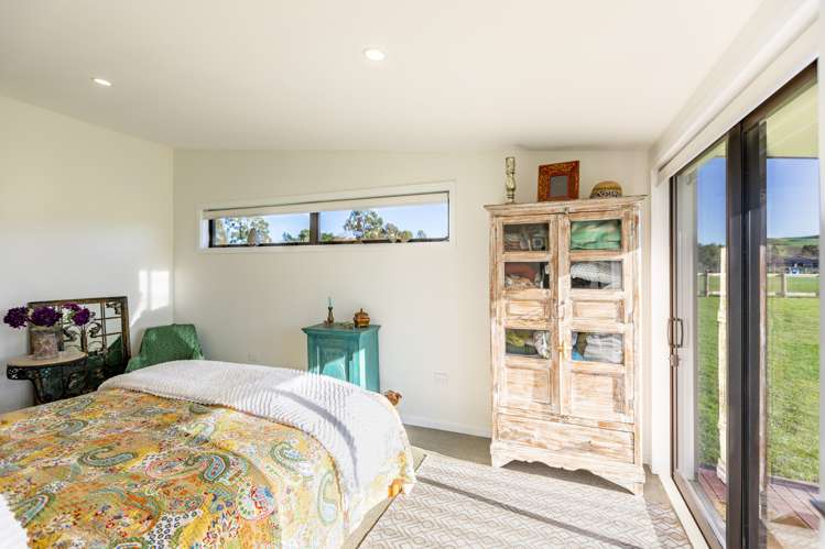 20 White Road Otane_13