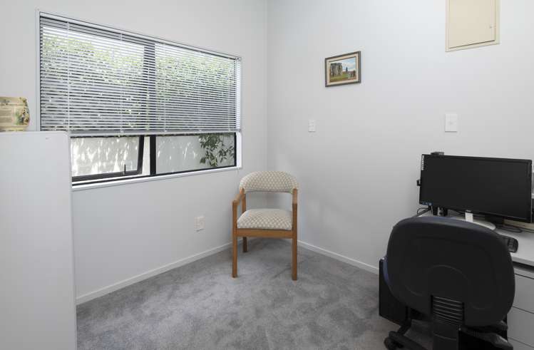 2/7 Hostel Access Road Eastern Beach_10