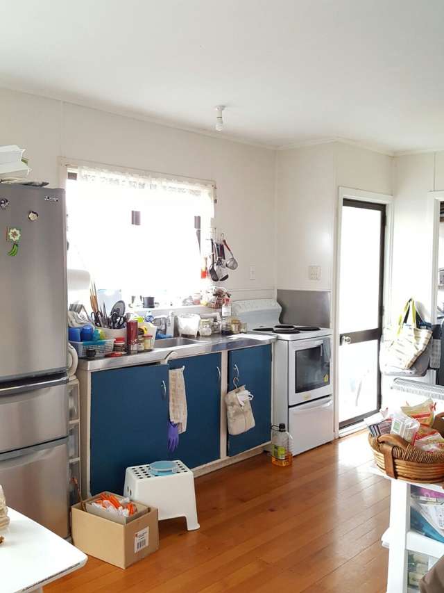 1/114 Kervil Avenue Te Atatu Peninsula_2