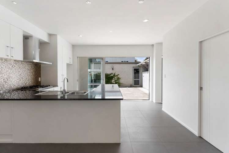 77 Popokatea Drive Takanini_12