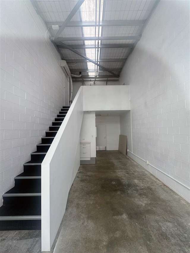 Unit 51 70 Kingsford Smith Street Rongotai_2
