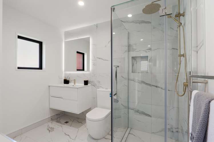 2/142 Main North Road Papanui_11