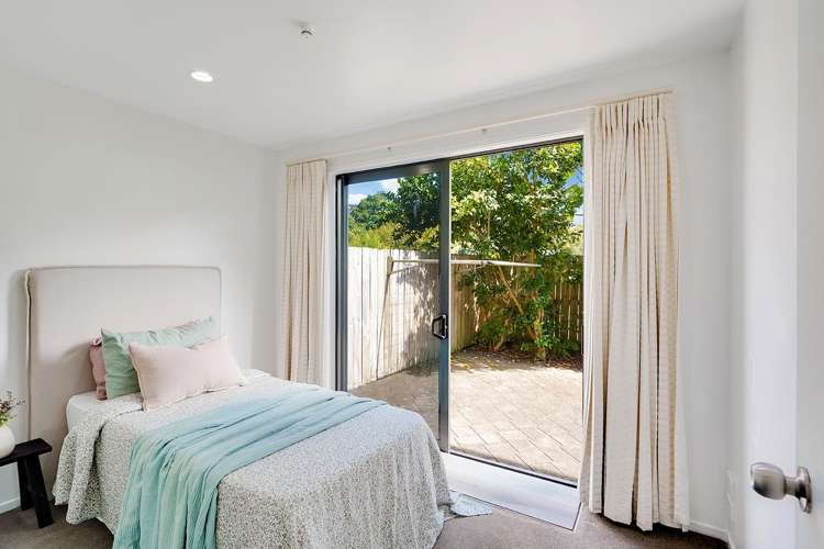 2/5a Opoia Road Hamilton East_10