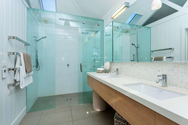 24 Hamana Street Narrow Neck_32