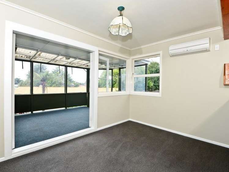 14 Joanna Place Deanwell_10