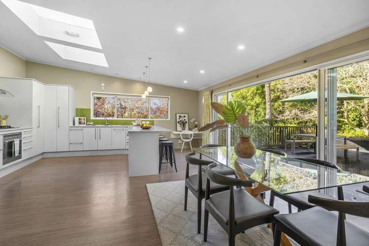 100 Larsen Crescent Tawa_17