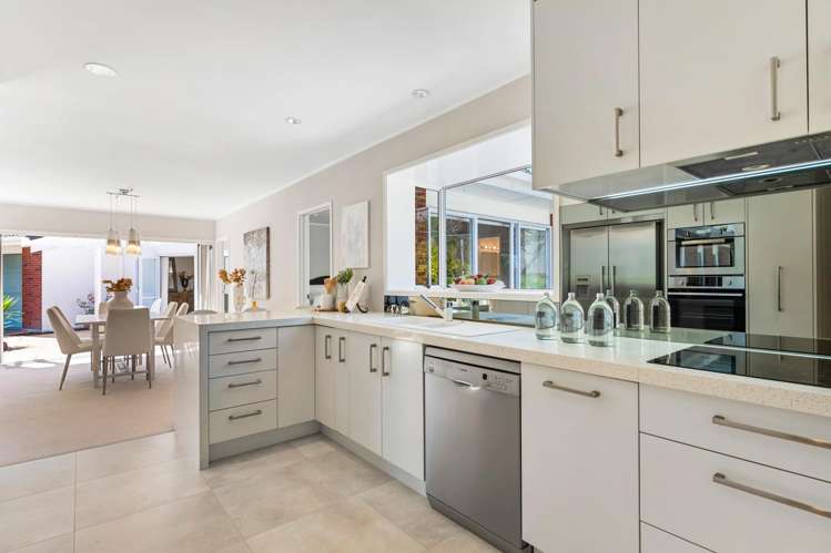 15 Pickwick Parade Mellons Bay_7