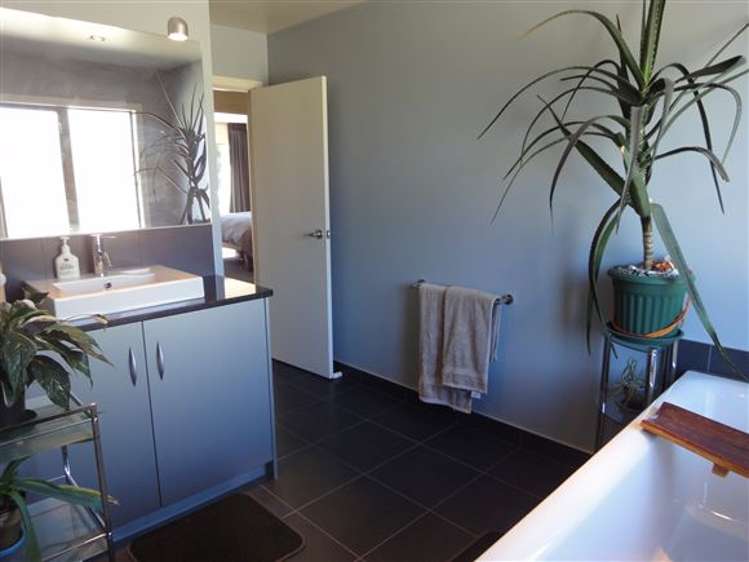 31 Hewson Crescent Lake Hawea_5