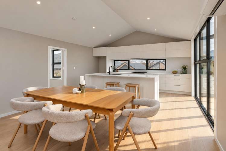 8 Callaghans Creek Rise Wanaka_2