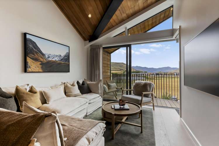 212 Clubhouse Lane, 172 Maori Jack Road_0