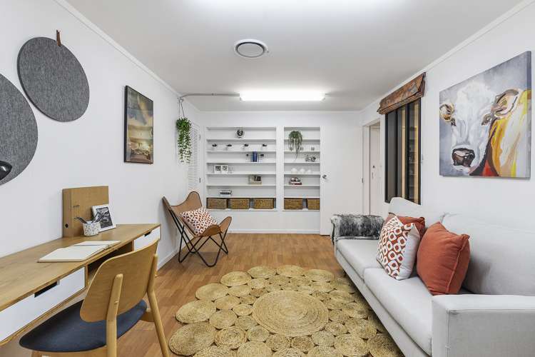 17 John Witton Drive Crofton Downs_16