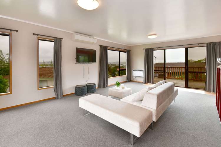 3 Higham Ferrers Place Red Beach_9