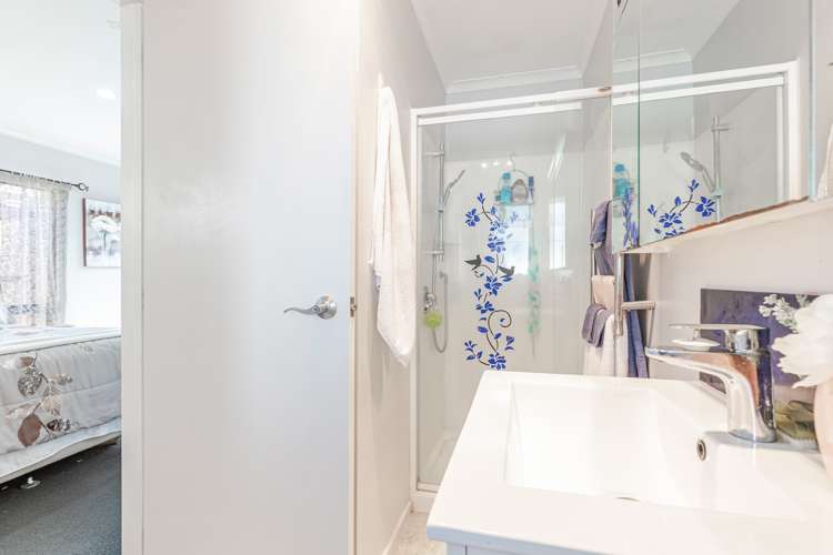 52 Hewlett Road Massey_22